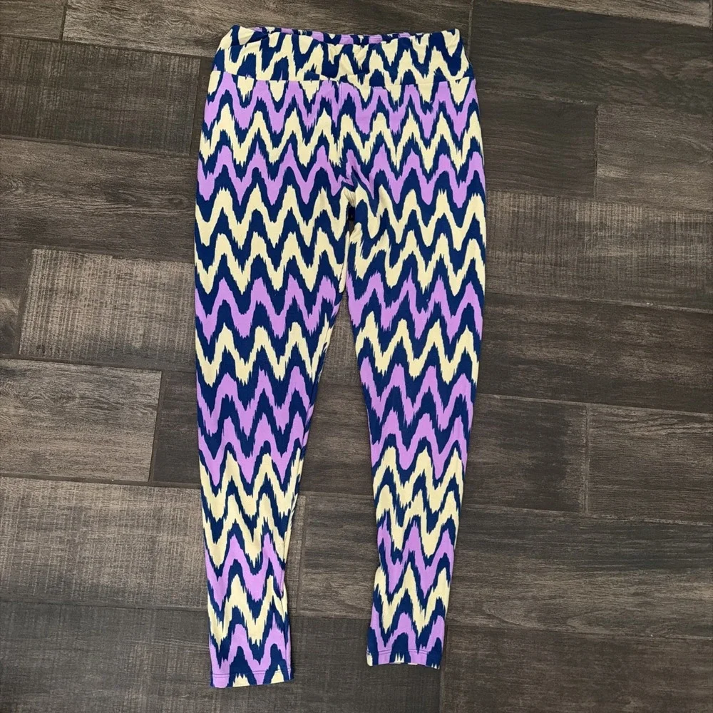 Lot 5 LuLaRoe Tall & Curvy Leggings Floral Geometric Flamingos Stars Hearts EUC - Picture 7 of 12